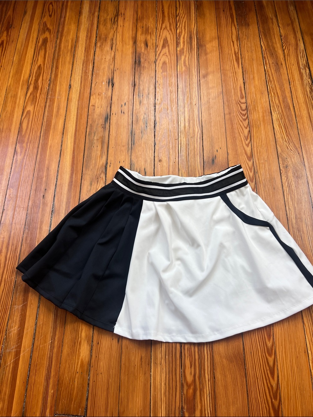 Free People size M - Panel Black and White Pleated Skirt